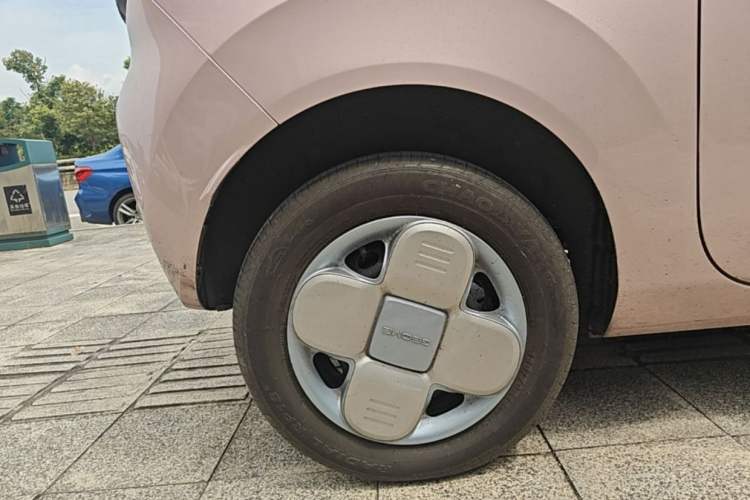 Used Geely Galaxy Panda 2024 Panda Mini 200km Endurance Bear Right Rear Wheel Hub