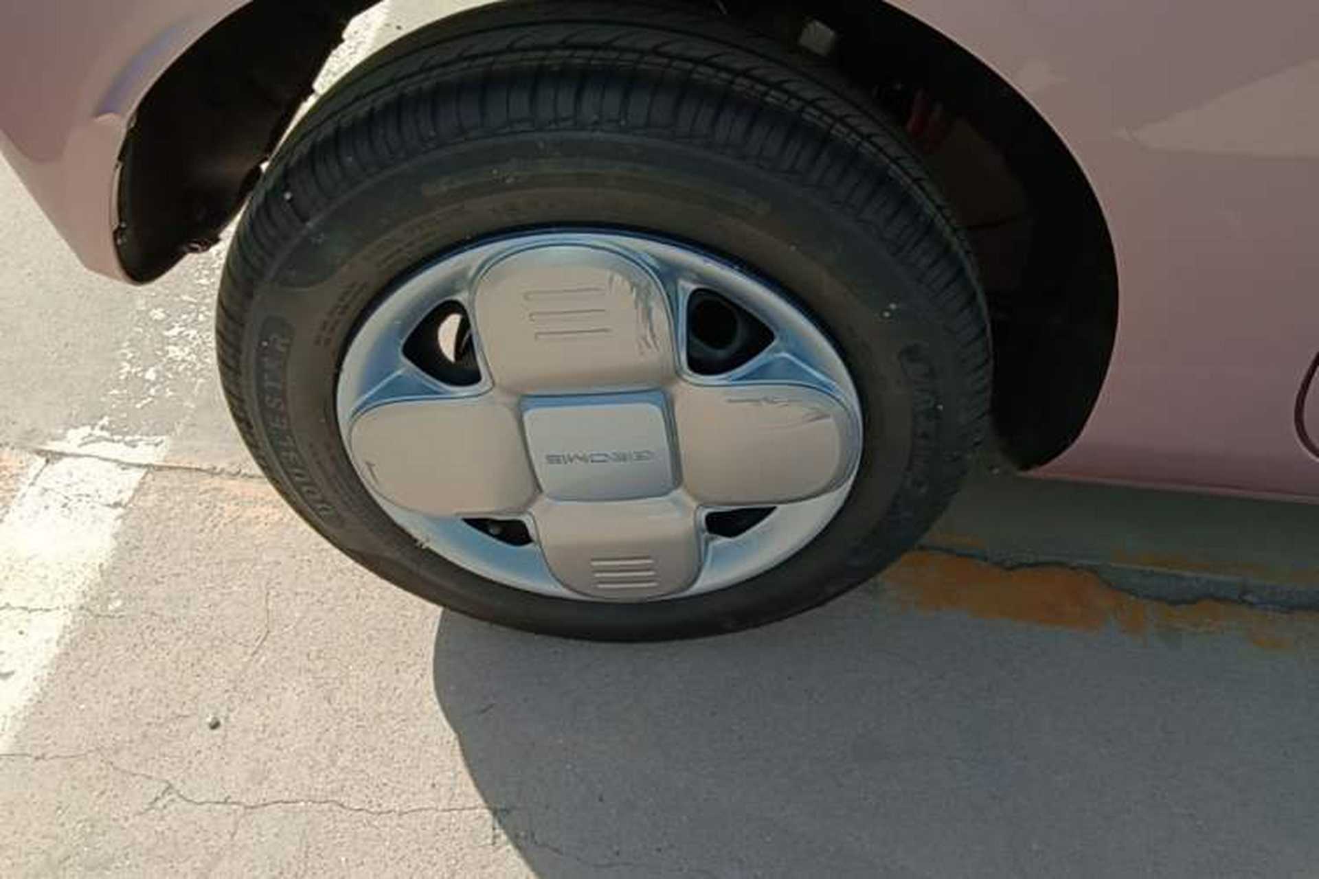 Used Geely Galaxy Panda 2024 Panda Mini 200km Endurance Bear Right Rear Wheel Hub