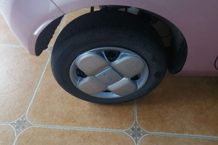 Used Geely Galaxy Panda 2024 Panda Mini 200km Endurance Bear Right Rear Wheel Hub