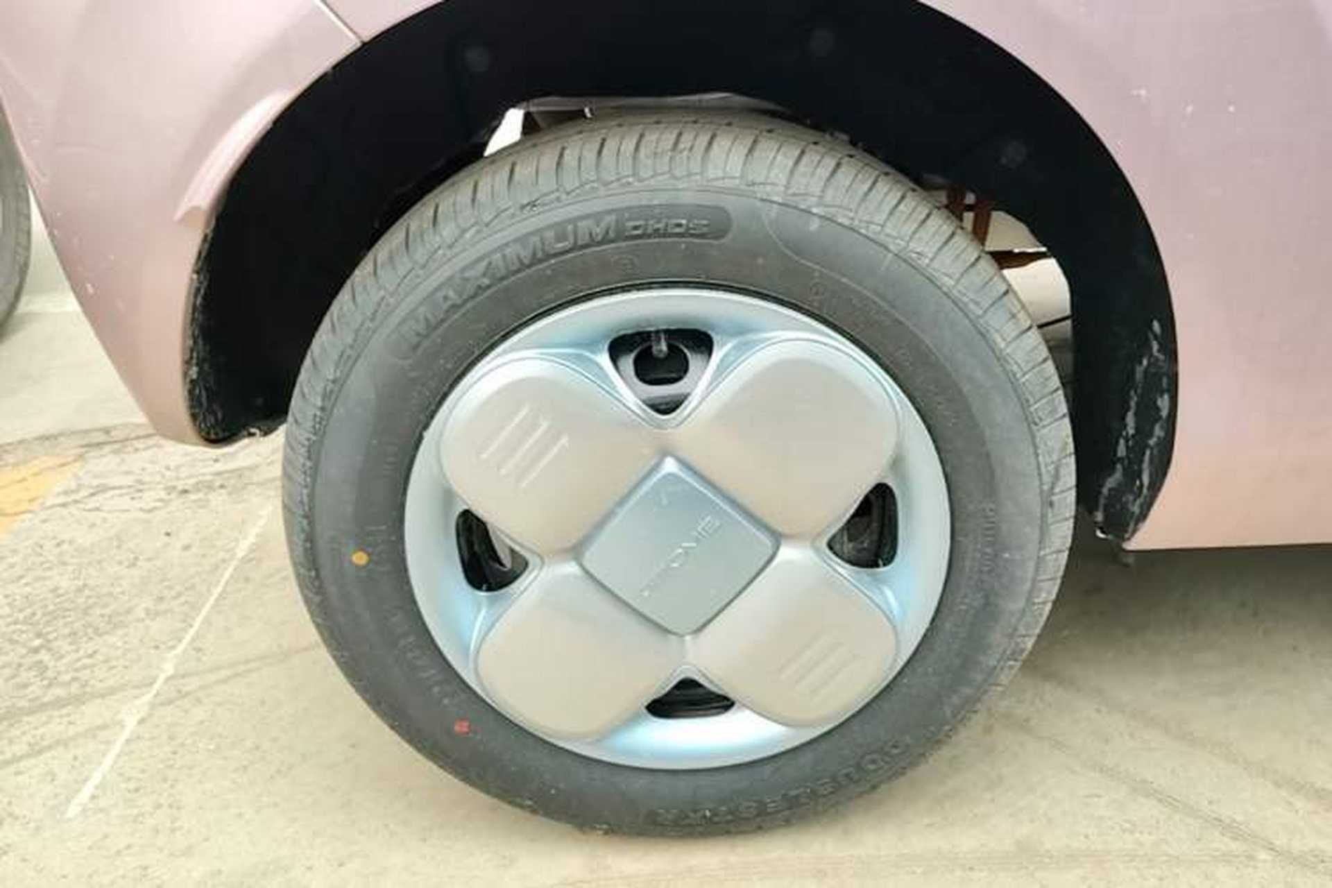 Used Geely Galaxy Panda 2024 Panda Mini 200km Endurance Bear Right Rear Wheel Hub