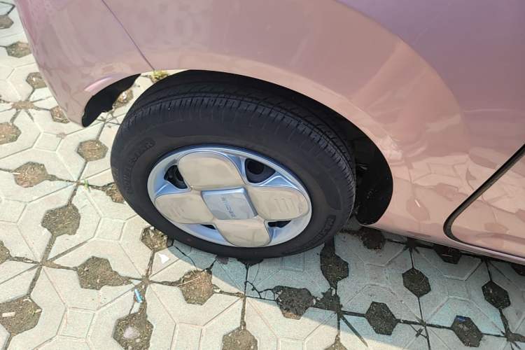 Used Geely Galaxy Panda 2024 Panda Mini 200km Endurance Bear Right Rear Wheel Hub