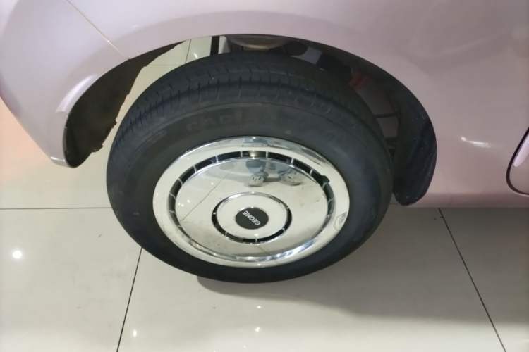 Used Geely Galaxy Panda 2024 Panda Mini 200km Endurance Bear Right Rear Wheel Hub