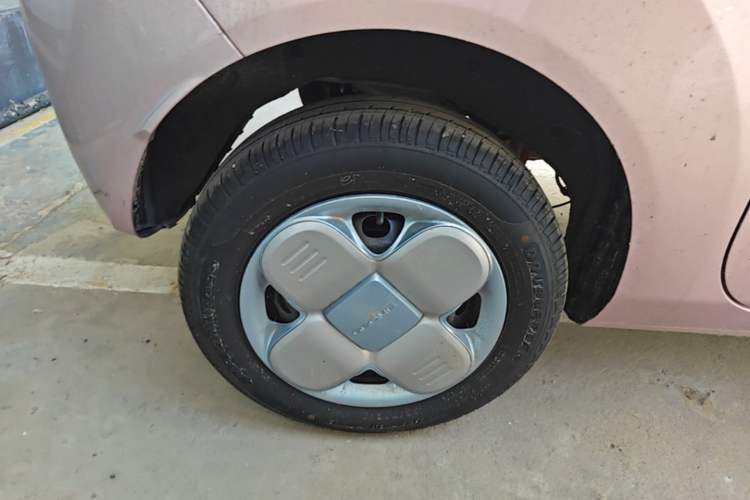 Used Geely Galaxy Panda 2024 Panda Mini 200km Endurance Bear Right Rear Wheel Hub