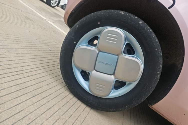 Used Geely Galaxy Panda 2024 Panda Mini 200km Endurance Bear Right Rear Wheel Hub