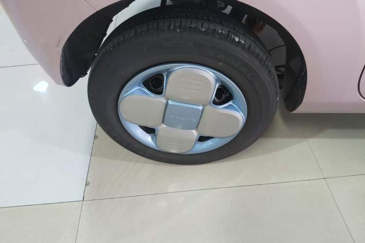 Used Geely Galaxy Panda 2024 Panda Mini 200km Longteng PRO Edition Right Rear Wheel Hub
