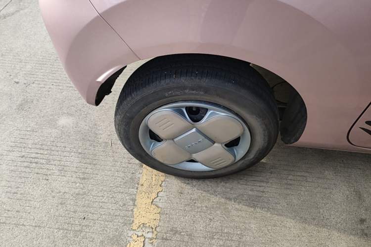 Used Geely Galaxy Panda 2024 Panda Mini 200km Longteng PRO Edition Right Rear Wheel Hub