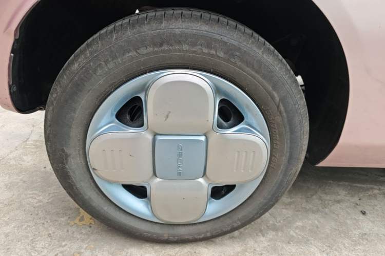 Used Geely Galaxy Panda 2024 Panda Mini 200km Endurance Bear Right Rear Wheel Hub