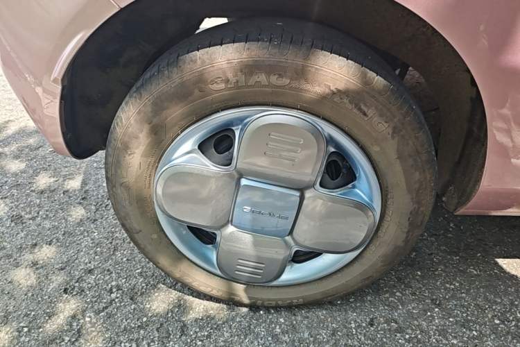 Used Geely Galaxy Panda 2024 Panda Mini 200km Endurance Bear Right Rear Wheel Hub