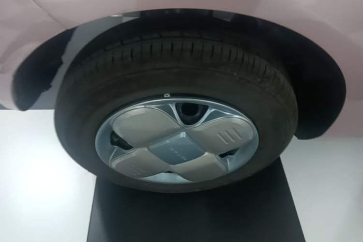 Used Geely Galaxy Panda 2024 Panda Mini 200km Endurance Bear Right Rear Wheel Hub
