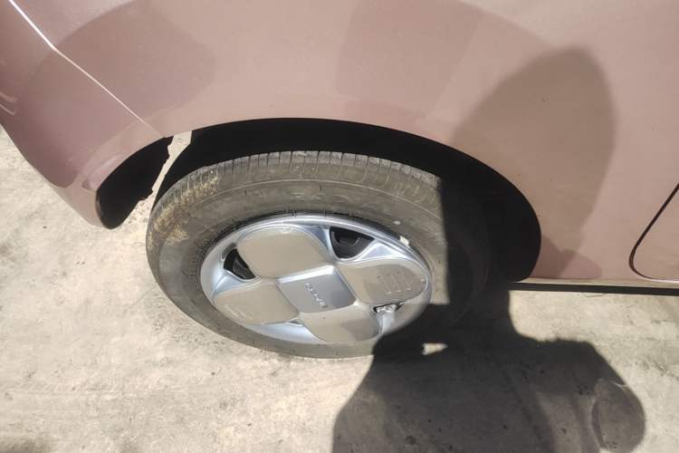 Used Geely Galaxy Panda 2024 Panda Mini 200km Endurance Bear Right Rear Wheel Hub
