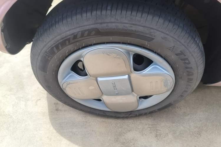 Used Geely Galaxy Panda 2024 Panda Mini 200km Longteng PRO Edition Right Rear Wheel Hub