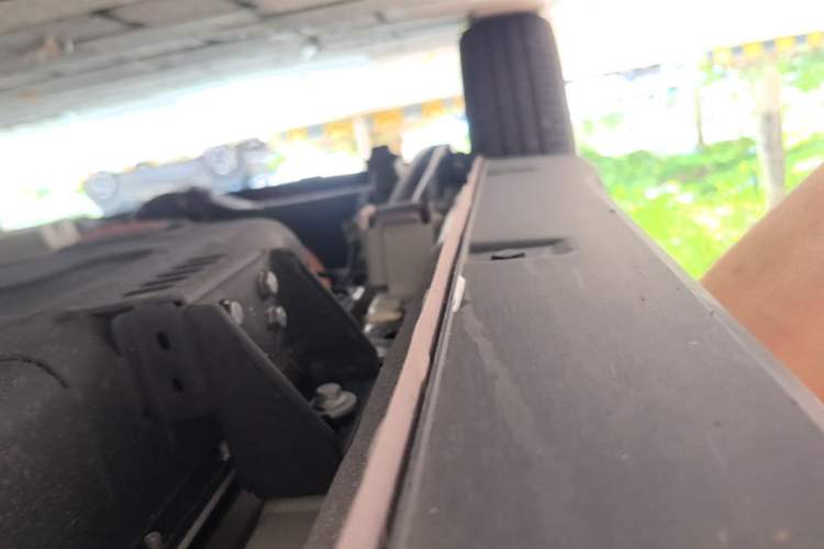 Used Geely Galaxy Panda 2024 200km Panda Kart Right Side Sill