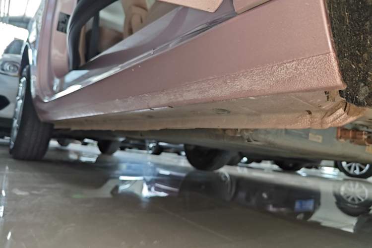 Used Geely Galaxy Panda 2024 Panda Mini 200km Longteng PRO Edition Right Side Sill