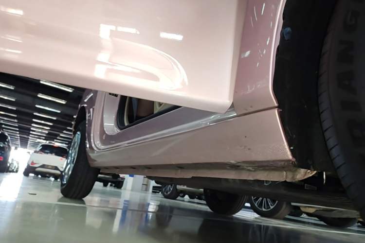Used Geely Galaxy Panda 2024 Panda Mini 200km Endurance Bear Right Side Sill