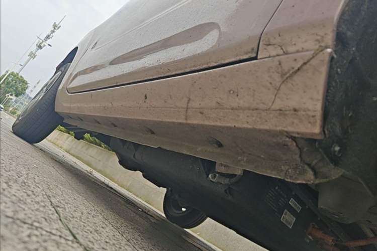 Used Geely Galaxy Panda 2024 Panda Mini 200km Endurance Bear Right Side Sill