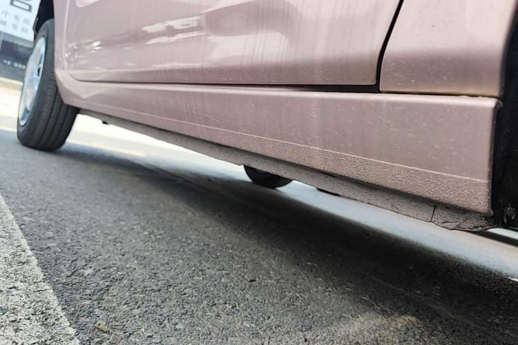 Used Geely Galaxy Panda 2024 Panda Mini 200km Endurance Bear Right Side Sill