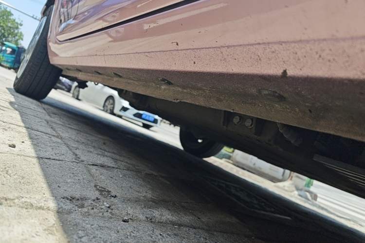 Used Geely Galaxy Panda 2024 Panda Mini 200km Longteng PRO Edition Right Side Sill