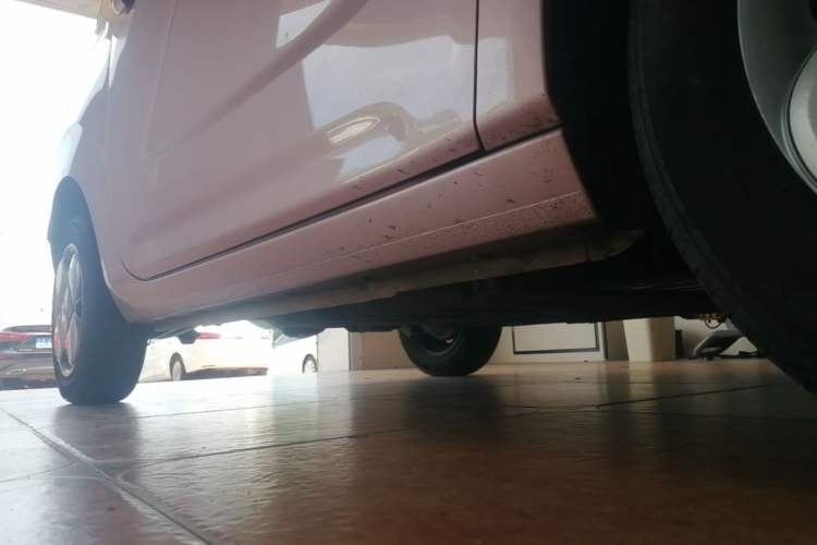 Used Geely Galaxy Panda 2024 Panda Mini 200km Endurance Bear Right Side Sill