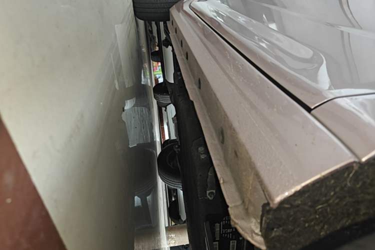 Used Geely Galaxy Panda 2024 Panda Mini 200km Endurance Bear Right Side Sill