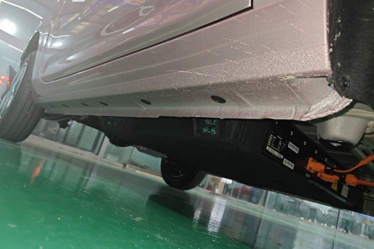Used Geely Galaxy Panda 2024 Panda Mini 200km Longteng PRO Edition Right Side Sill