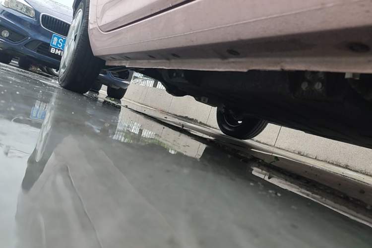 Used Geely Galaxy Panda 2024 Panda Mini 200km Endurance Bear Right Side Sill
