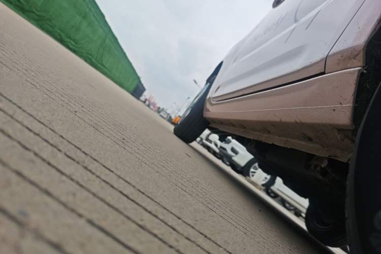 Used Geely Galaxy Panda 2024 Panda Mini 200km Endurance Bear Right Side Sill