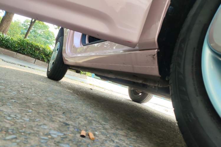 Used Geely Galaxy Panda 2024 Panda Mini 200km Endurance Bear Right Side Sill