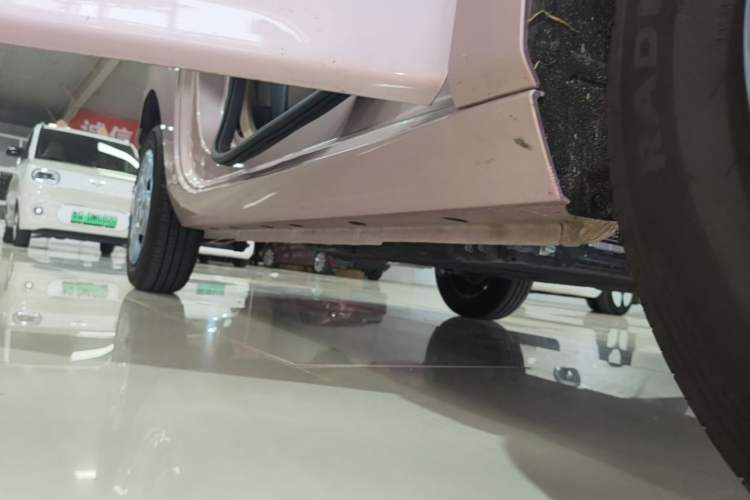 Used Geely Galaxy Panda 2024 Panda Mini 200km Longteng PRO Edition Right Side Sill