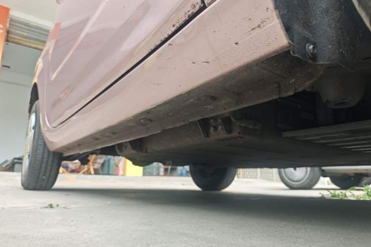 Used Geely Galaxy Panda 2024 Panda Mini 200km Endurance Bear Right Side Sill