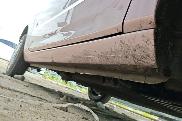 Used Geely Galaxy Panda 2024 Panda Mini 200km Endurance Bear Right Side Sill