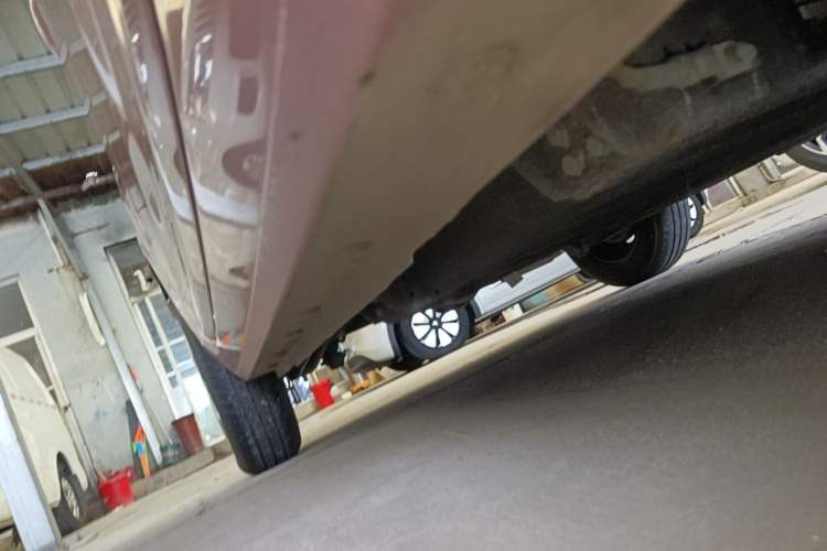 Used Geely Galaxy Panda 2024 Facelifted Panda Mini 200km Dragon Edition Right Side Sill
