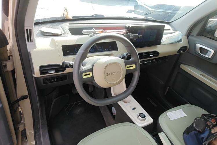 Used Geely Galaxy Panda 2024 200km Panda Rider Center Console