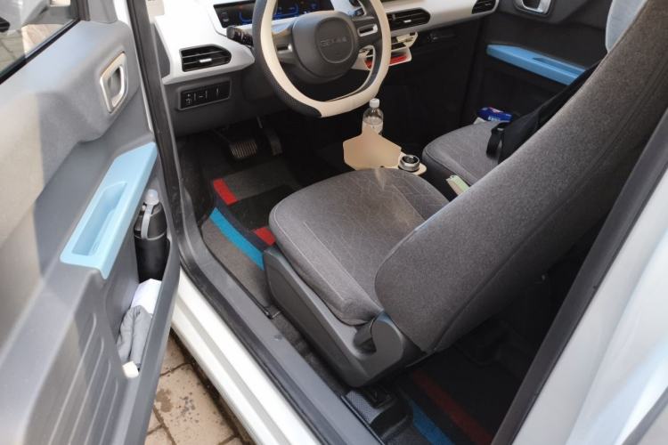 Used Geely Galaxy Panda 2024 Panda Mini 200km Endurance Bear Driver Seat