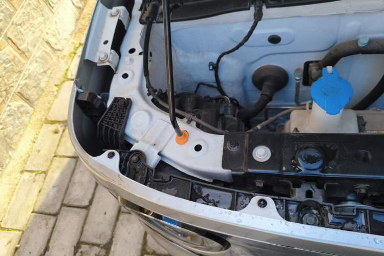 Used Geely Galaxy Panda 2024 Panda Mini 200km Endurance Bear Engine Bay Right