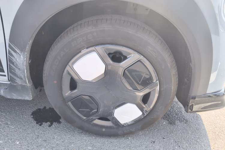 Used Geely Galaxy Panda 2024 200km Panda Kart Exterior 7