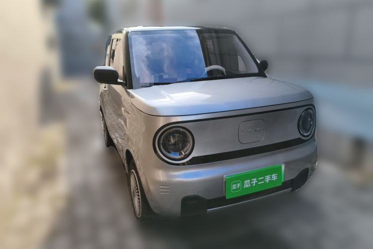Used Geely Galaxy Panda 2024 Panda Mini 200km Endurance Bear Front Right 45 Deg