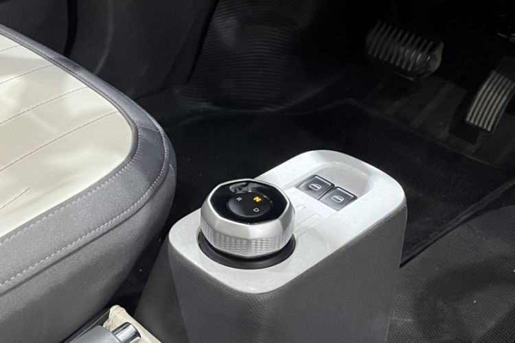 Used Geely Galaxy Panda 2024 200km Panda Kart Interior 4