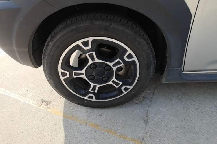 Used Geely Galaxy Panda 2024 200km Panda Rider Left Front Wheel Hub
