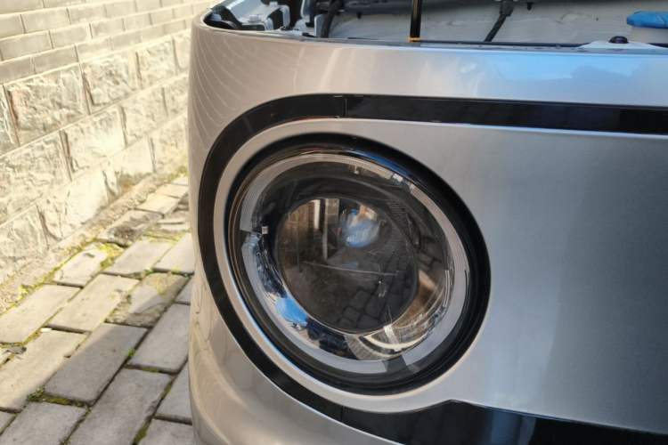 Used Geely Galaxy Panda 2024 Panda Mini 200km Endurance Bear Right Front Headlight