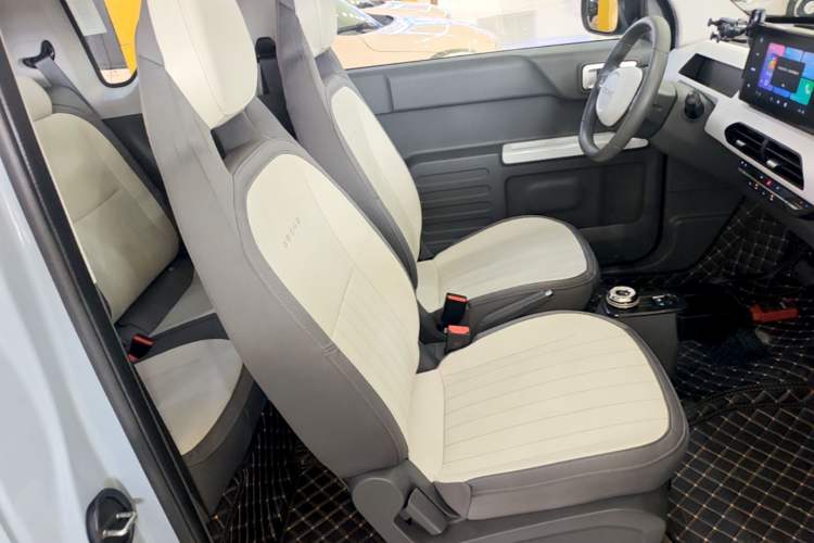 Used Geely Galaxy Panda 2024 200km Panda Kart Right Front Seat