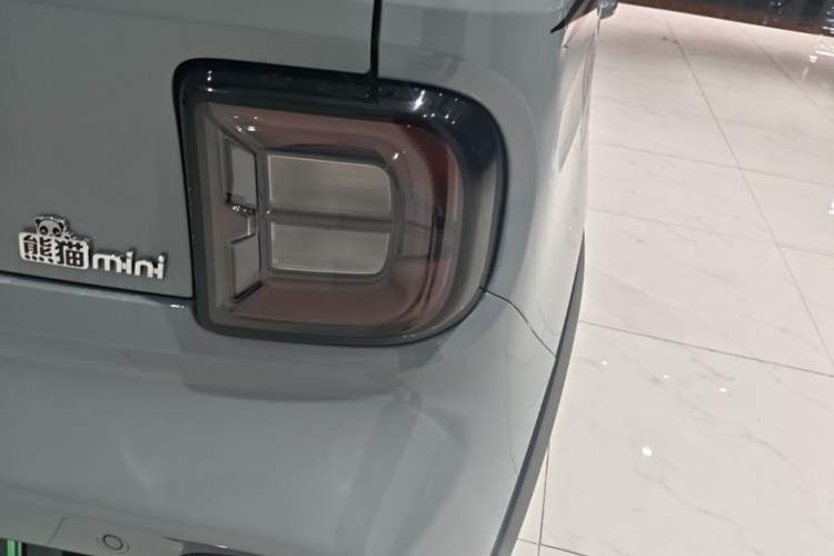 Used Geely Galaxy Panda 2024 200km Panda Kart Right Rear Taillight