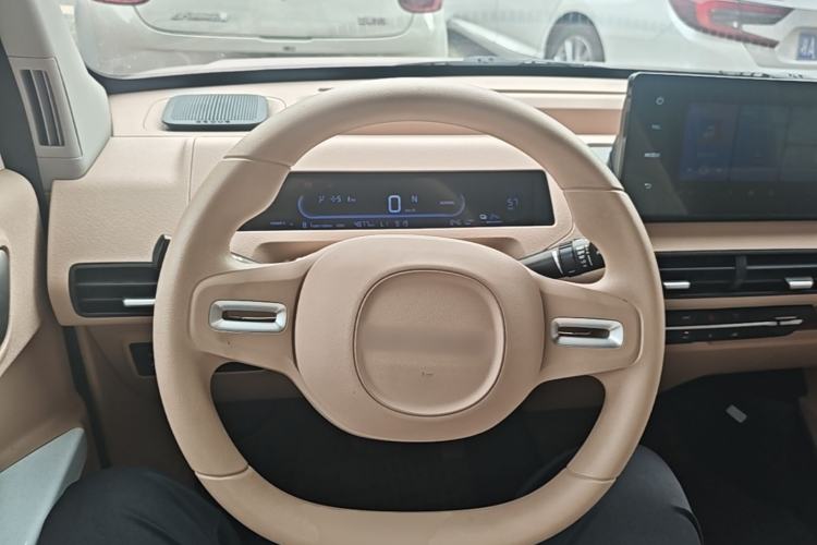 Used Geely Galaxy Panda 2024 Panda Mini 200km Endurance Bear Steering Wheel
