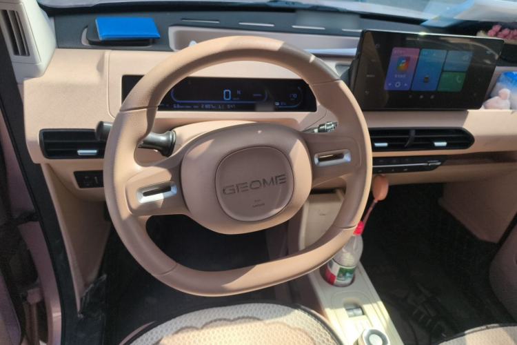 Used Geely Galaxy Panda 2024 Panda Mini 200km Endurance Bear Steering Wheel