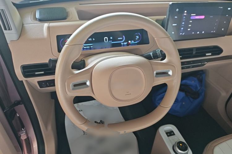 Used Geely Galaxy Panda 2024 Panda Mini 200km Endurance Bear Steering Wheel