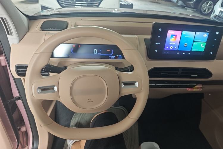 Used Geely Galaxy Panda 2024 Panda Mini 200km Endurance Bear Steering Wheel