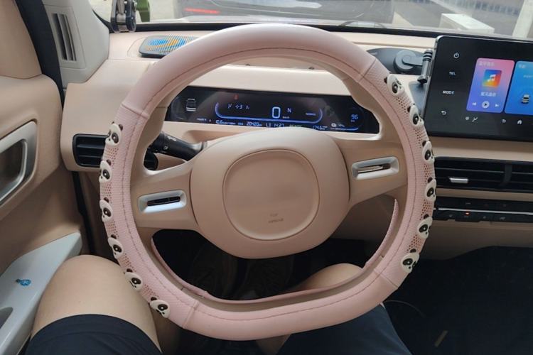 Used Geely Galaxy Panda 2024 Panda Mini 200km Endurance Bear Steering Wheel