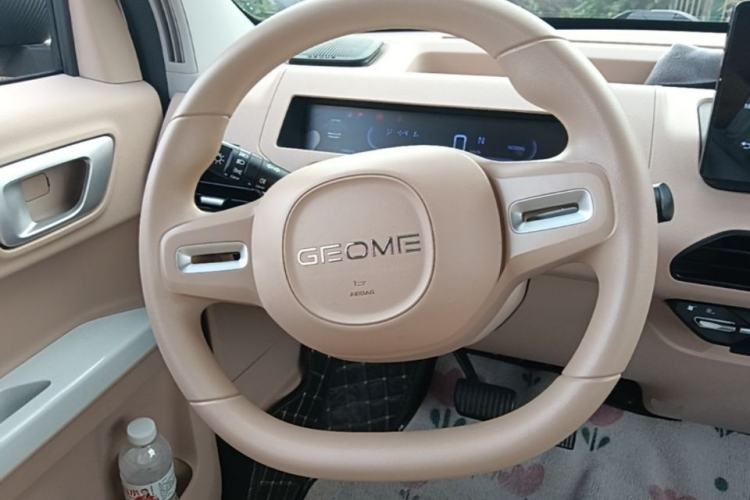 Used Geely Galaxy Panda 2024 Panda Mini 200km Endurance Bear Steering Wheel