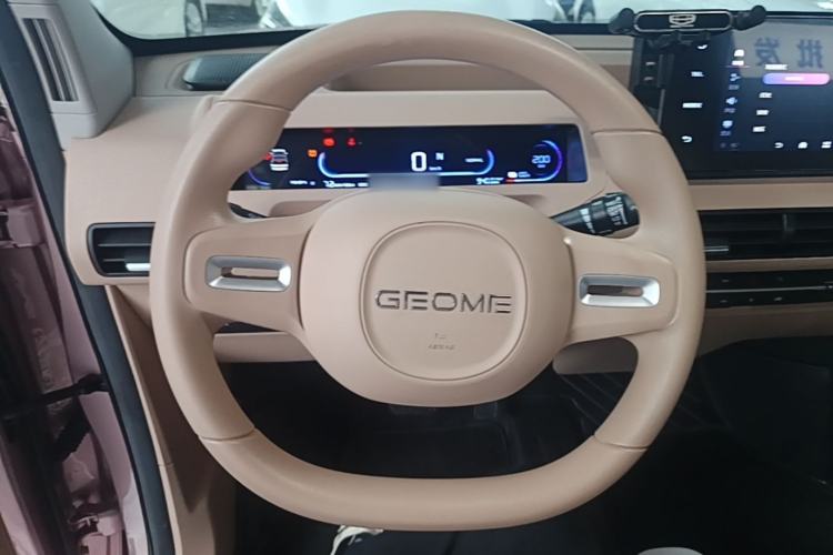 Used Geely Galaxy Panda 2024 Panda Mini 200km Endurance Bear Steering Wheel