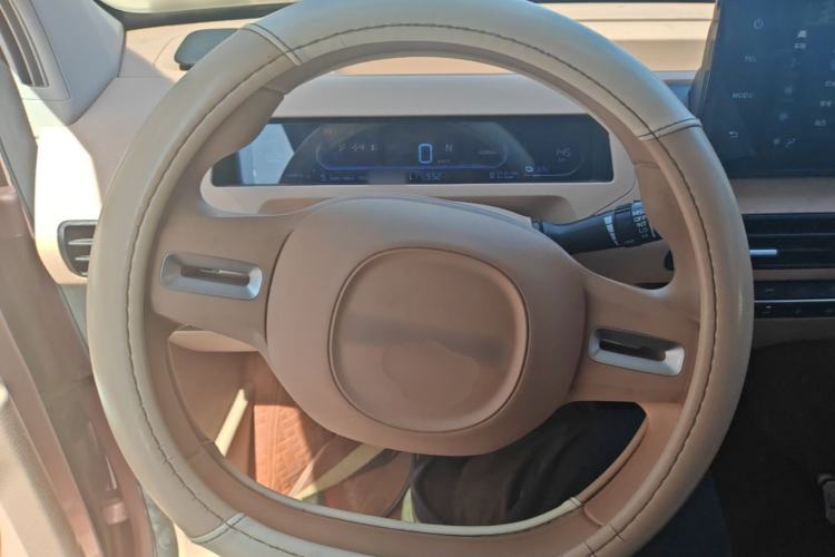 Used Geely Galaxy Panda 2024 Panda Mini 200km Endurance Bear Steering Wheel