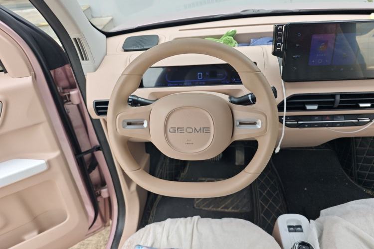 Used Geely Galaxy Panda 2024 Panda Mini 200km Endurance Bear Steering Wheel